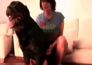 Doggy and slender babe in amateur bestiality